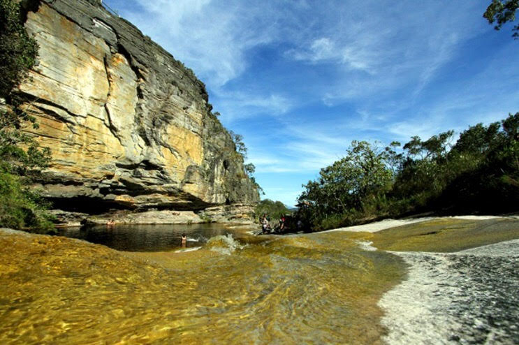 O Parque Estadual do Ibitipoca é formado por paisagens rochosas, picos e tem muitas cachoeiras para serem visitadas (Foto: Divulgação)