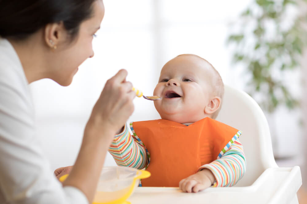 Escolher cadeira de alimentação bebês