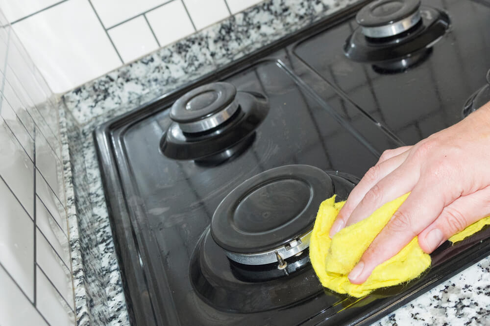 Como limpar fogão cooktop de maneira fácil e prática sem estragar