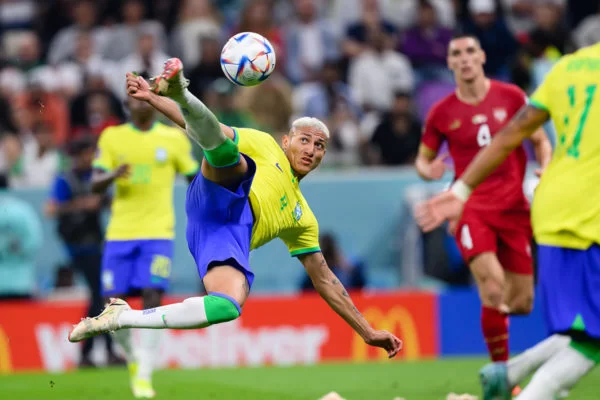 Gol de Richarlison Pombo na Copa do Mundo 2022