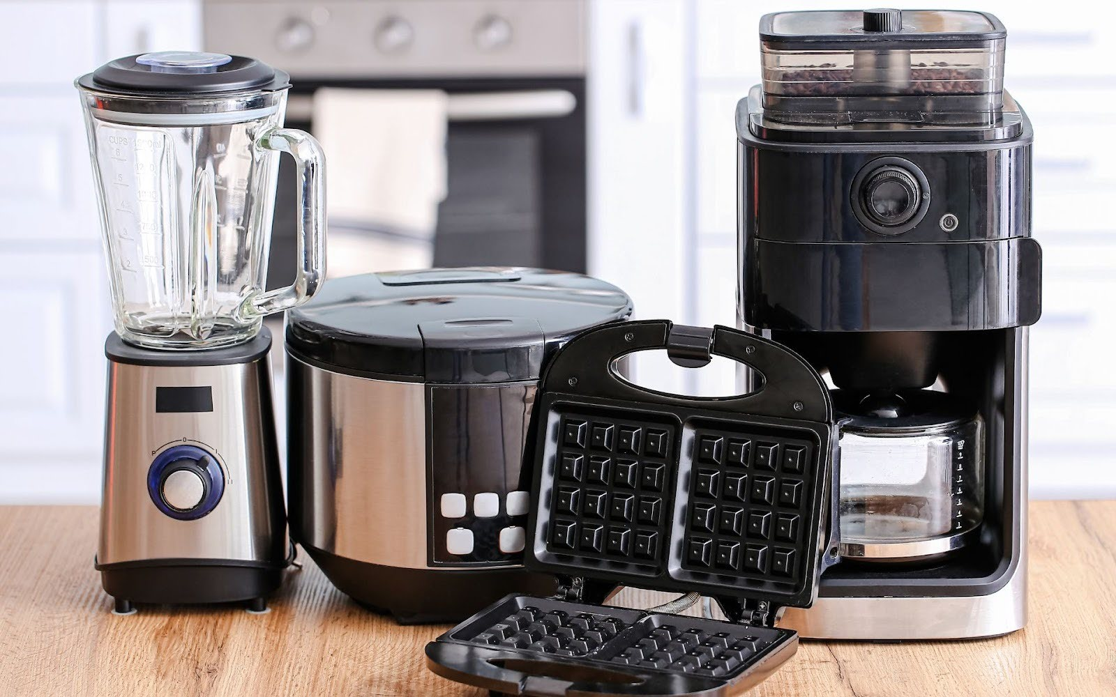 liquidificador, cafeteira elétrica, air fryer e sanduicheira estão na lista de eletrodomésticos para cozinha